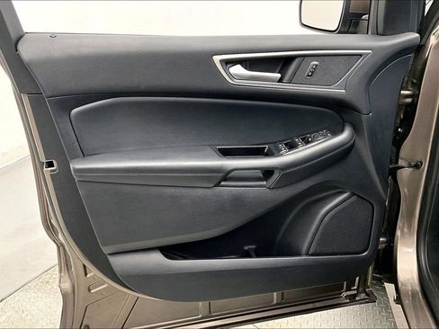 Used 2019 Ford Edge SEL w/ Equipment Group 201A AWD/4WD image 17
