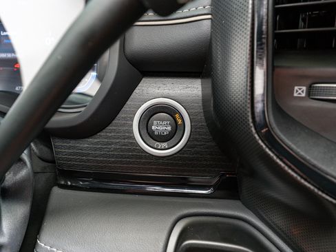 Used 2024 RAM 2500 Limited image 28