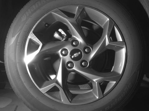 Used 2025 Chevrolet Trax LT w/ LT Convenience Package FWD image 18
