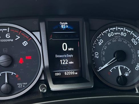 Used 2022 Toyota Tacoma TRD Sport w/ TRD Premium Sport Package AWD/4WD image 36