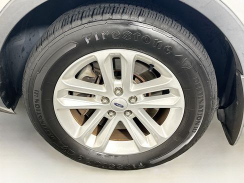 Used 2017 Ford Explorer XLT w/ Equipment Group 201A image 11