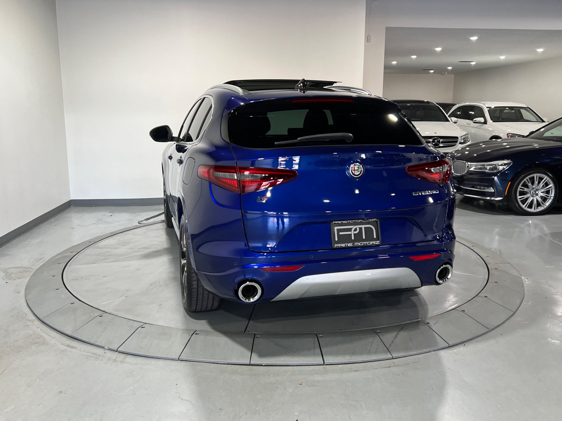 Used 2021 Alfa Romeo Stelvio Ti w/ Premium Package AWD/4WD image 8