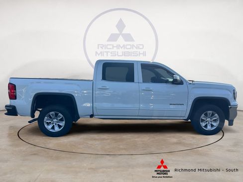 Used 2018 GMC Sierra 1500 SLE w/ SLE Value Package AWD/4WD image 2