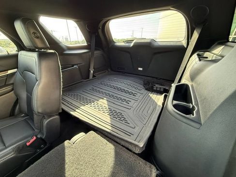 Used 2017 Ford Explorer Limited w/ Equipment Group 301A FWD image 7