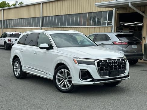 Used 2025 Audi Q7 3.0T Premium Plus AWD/4WD image 47