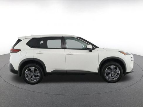 Used 2025 Nissan Rogue SV AWD/4WD image 11