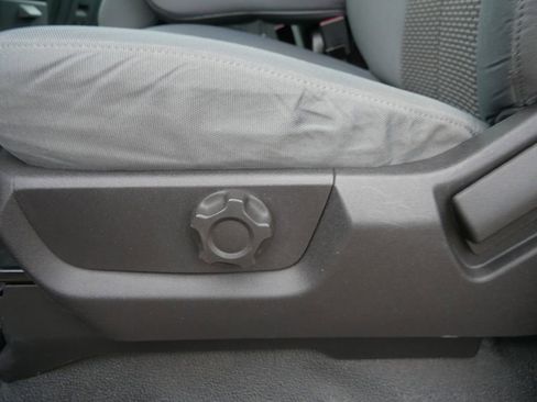 Used 2016 Ford F250 XL w/ XL Appearance Package AWD/4WD image 14