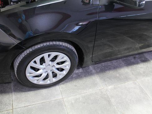Used 2017 Toyota Corolla LE image 31