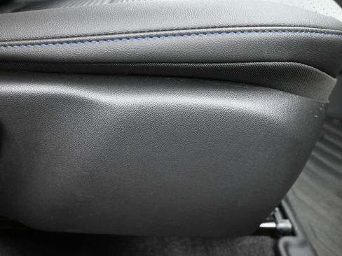 Used 2024 Chevrolet Trax LT w/ LT Convenience Package image 12