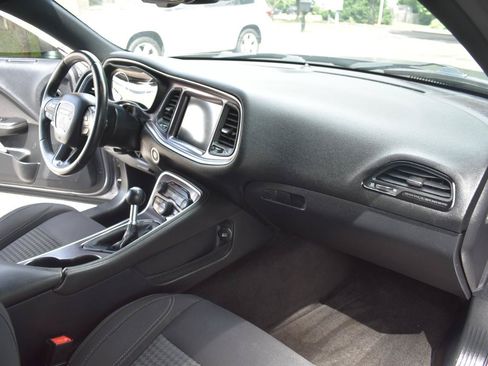 Used 2015 Dodge Challenger R/T w/ Quick Order Package 22B R/T RWD image 21