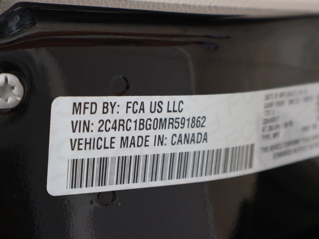 Used 2021 Chrysler Pacifica Touring-L FWD image 40