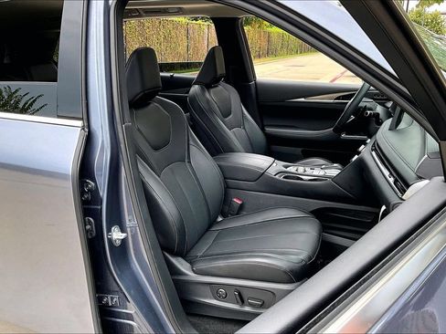 Used 2026 INFINITI QX60 Luxe w/ Cargo Package FWD image 10