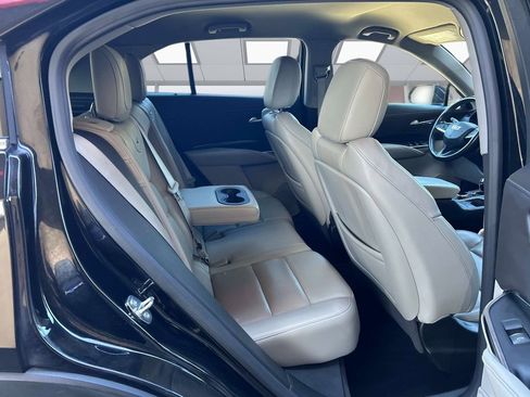 Used 2023 Cadillac XT4 Premium Luxury AWD/4WD image 17