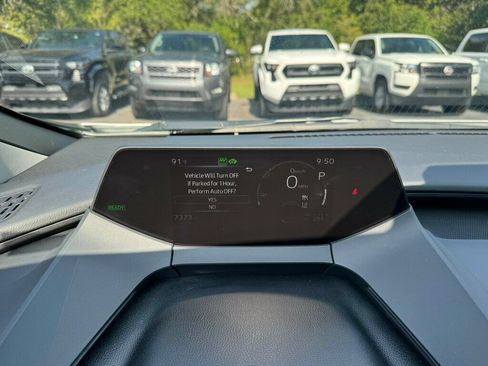 Used 2026 Toyota Prius Plug-In Hybrid FWD image 4
