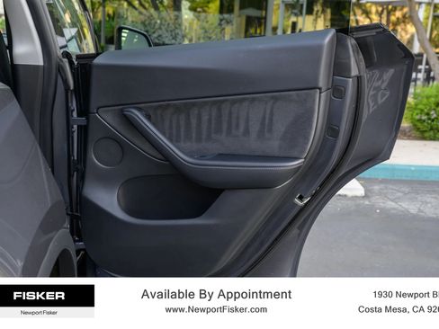Used 2021 Tesla Model Y Long Range AWD/4WD image 30