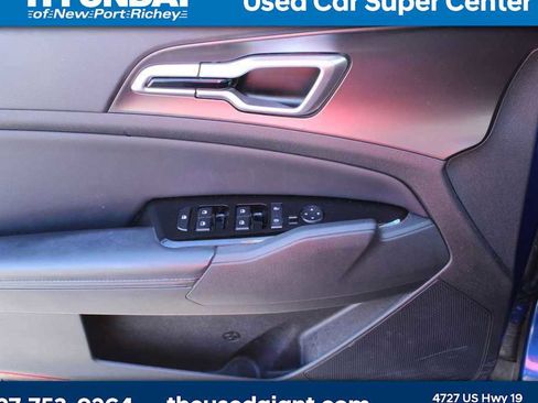 Used 2023 Kia Sportage EX image 9