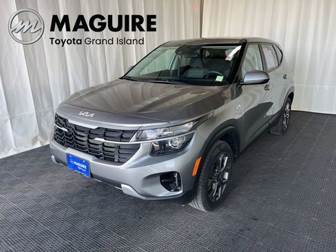 Used 2024 Kia Seltos LX AWD/4WD image 1