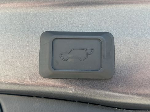 Certified 2022 Toyota RAV4 XLE w/ Convenience Package AWD/4WD image 22