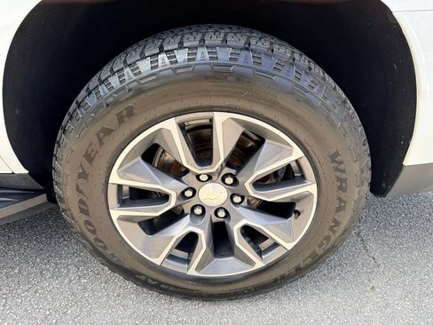 Used 2021 Chevrolet Tahoe LT w/ LT Signature Package RWD image 34