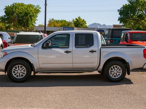 Used 2020 Nissan Frontier SV RWD image 8