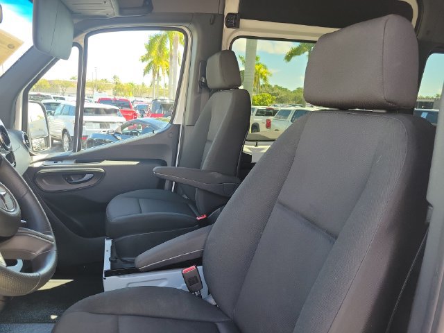 Used 2025 Mercedes-Benz Sprinter 2500 image 15