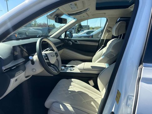 Used 2025 Genesis GV80 3.5T Prestige image 7