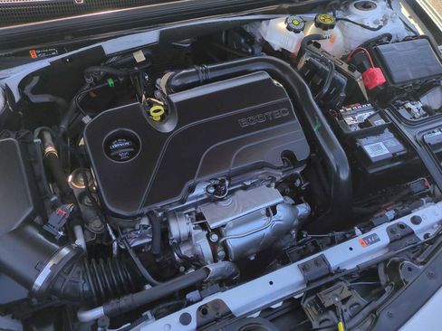 Used 2024 Chevrolet Malibu LT image 31