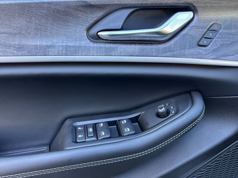 New 2025 Jeep Grand Cherokee L Limited image 11