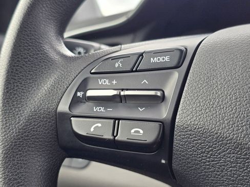 Used 2020 Hyundai Elantra SEL FWD image 31