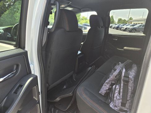 Used 2024 Nissan Frontier PRO-4X w/ Technology Package AWD/4WD image 24