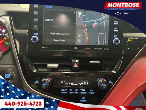 Used 2024 Toyota Camry XSE w/ Navigation Package image 17