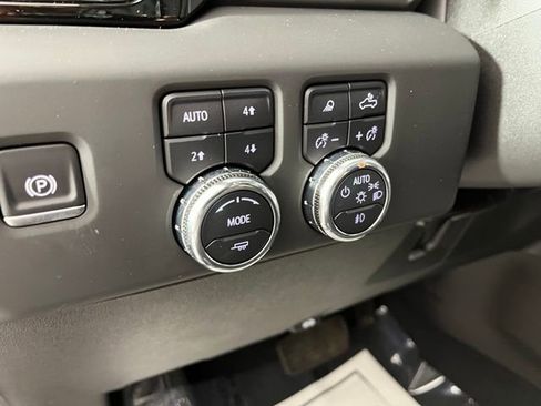 Used 2025 GMC Sierra 2500 AT4 w/ AT4 Premium Plus Package AWD/4WD image 30