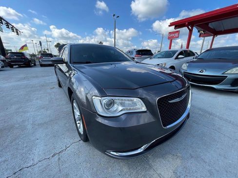 Used 2016 Chrysler 300 Limited RWD image 12