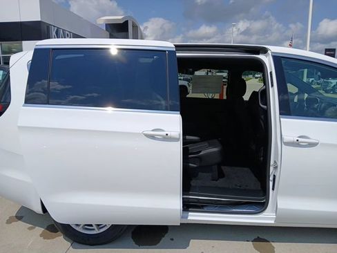 New 2027 Chrysler Pacifica LX FWD image 18