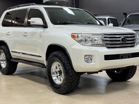 Used 2014 Toyota Land Cruiser AWD/4WD image 5