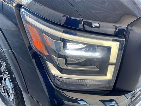 Used 2020 Nissan Titan PRO-4X w/ Pro-4x Convenience Package image 25