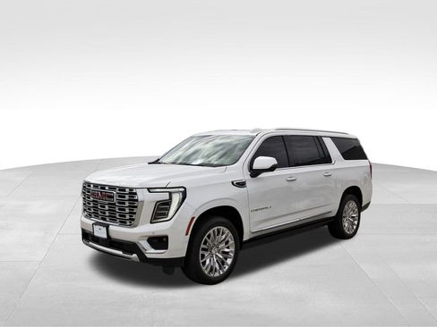 Used 2025 GMC Yukon XL Denali w/ Sun & Power Step Package image 2