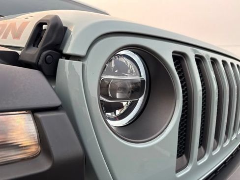 Used 2023 Jeep Wrangler Rubicon AWD/4WD image 9
