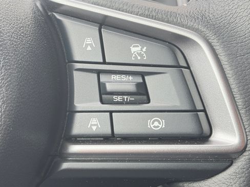 Used 2025 Subaru Outback Premium w/ Popular Package #1A AWD/4WD image 20