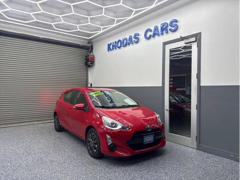 Used 2015 Toyota Prius C Two FWD image 6