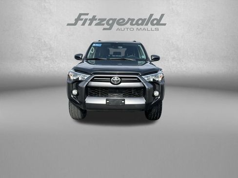 Used 2020 Toyota 4Runner SR5 image 2