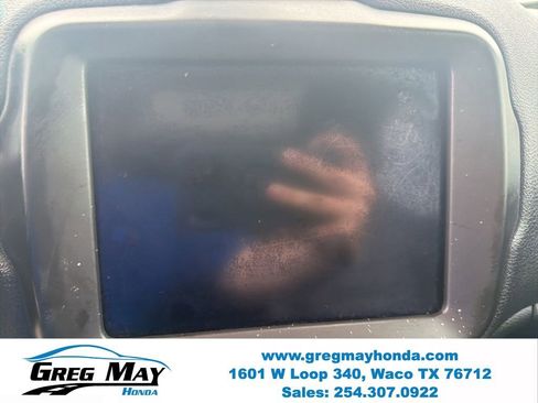 Used 2020 Jeep Renegade Limited w/ UConnect 8.4 Nav Group AWD/4WD image 15