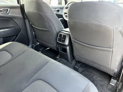 Used 2023 Kia Sportage LX AWD/4WD image 11