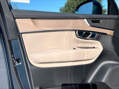 Used 2025 Volvo XC90 B6 Core w/ Protection Package Premier image 26