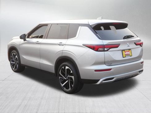 Used 2022 Mitsubishi Outlander SE AWD/4WD image 5