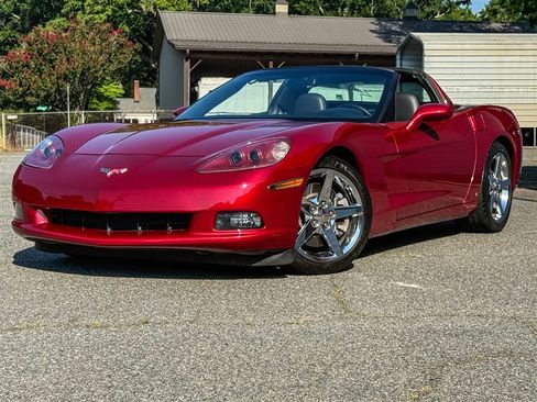 Used 2008 Chevrolet Corvette Coupe w/ Z51 Performance Package RWD image 11