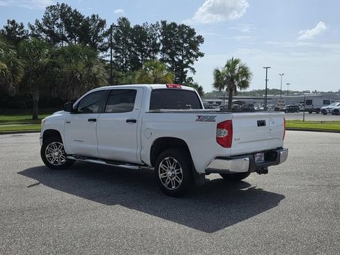 Used 2016 Toyota Tundra SR5 w/ SR5 Upgrade Package AWD/4WD image 4