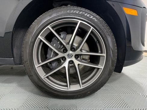 New 2026 Porsche Macan AWD/4WD image 14