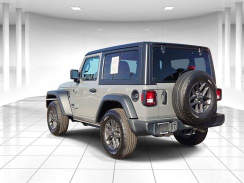 Used 2022 Jeep Wrangler Sport S image 5
