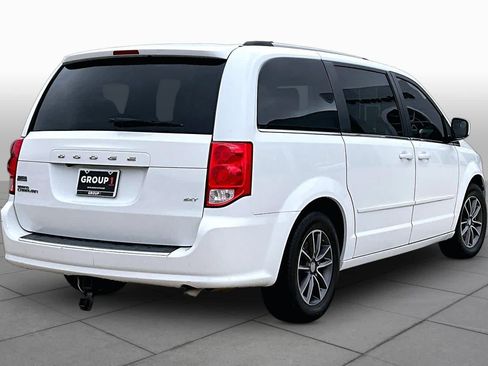 Used 2016 Dodge Grand Caravan SXT FWD image 19
